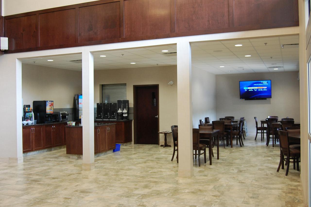 Cobble Creek Lodge Maple Creek Экстерьер фото