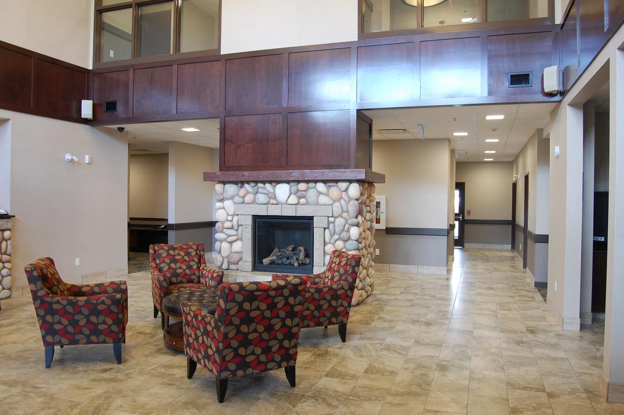 Cobble Creek Lodge Maple Creek Экстерьер фото