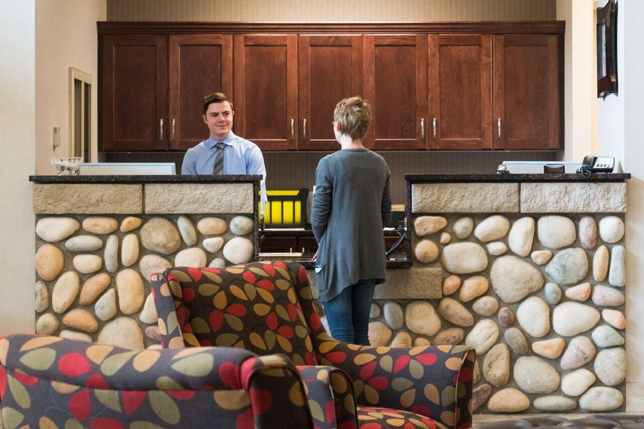 Cobble Creek Lodge Maple Creek Экстерьер фото